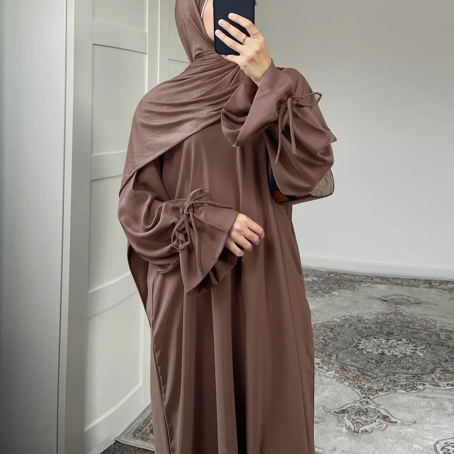 Robe musulmane élégante à lacets – Style Abaya Jalabiya 2025