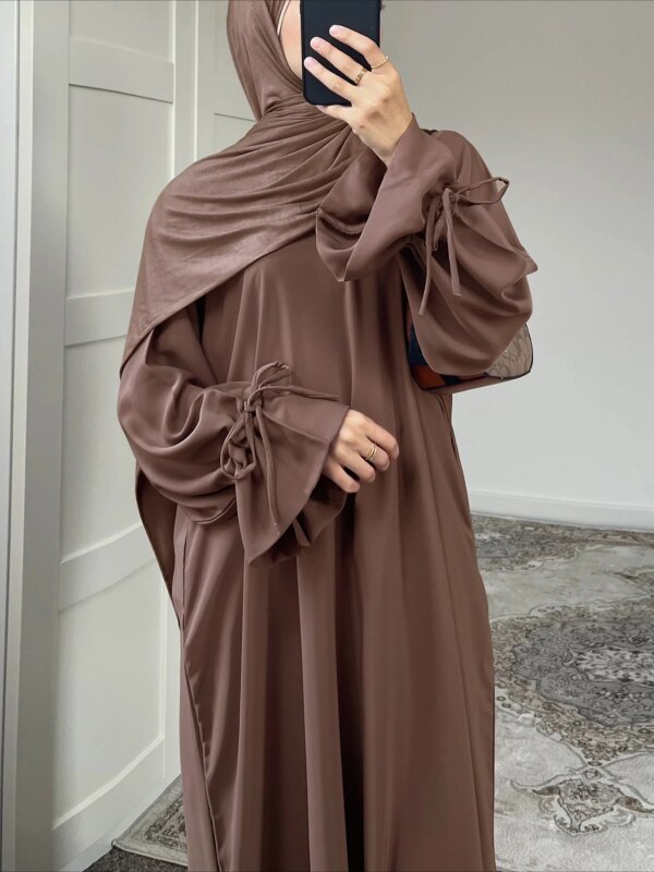 Robe musulmane élégante à lacets – Style Abaya Jalabiya 2025 – Image 1
