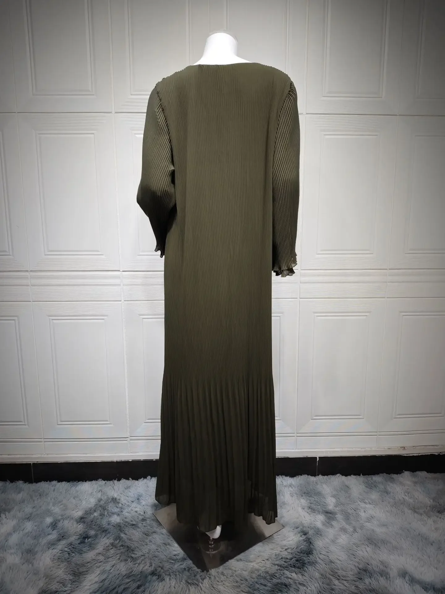 Robe Musulmane Eid à Manches Évasées – Élégance Orientale Moderne