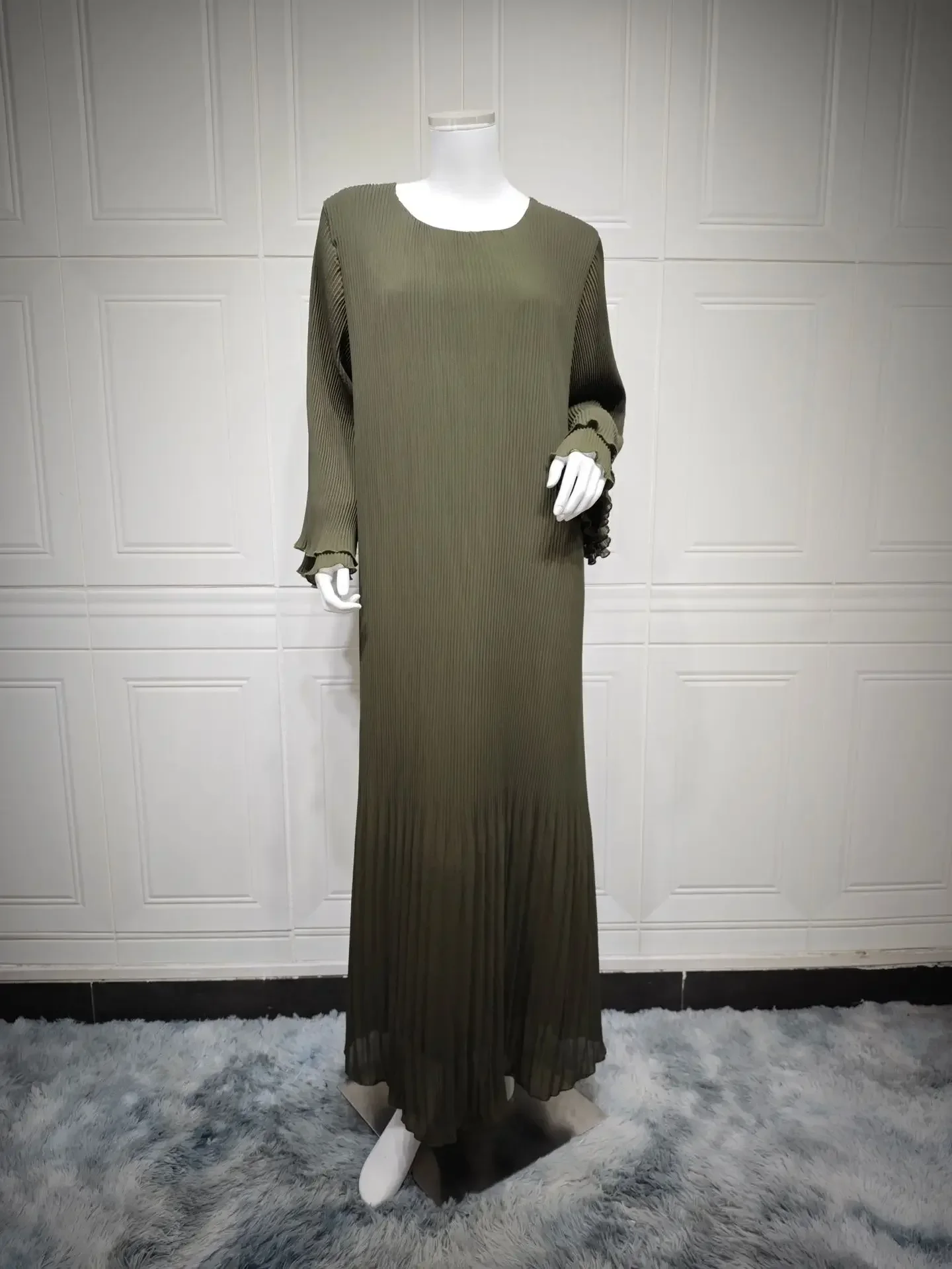 Robe Musulmane Eid à Manches Évasées – Élégance Orientale Moderne
