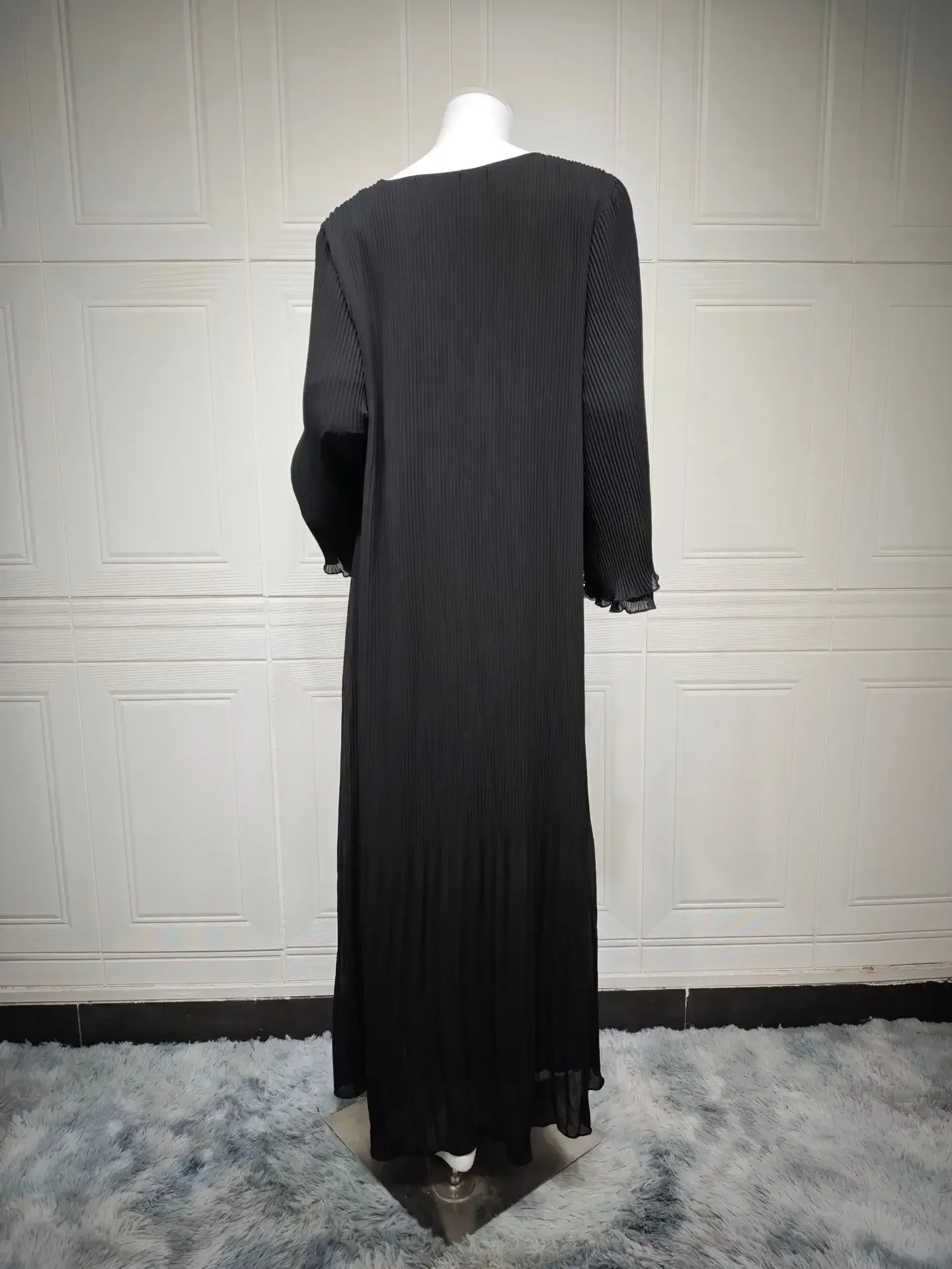 Robe Musulmane Eid à Manches Évasées – Élégance Orientale Moderne