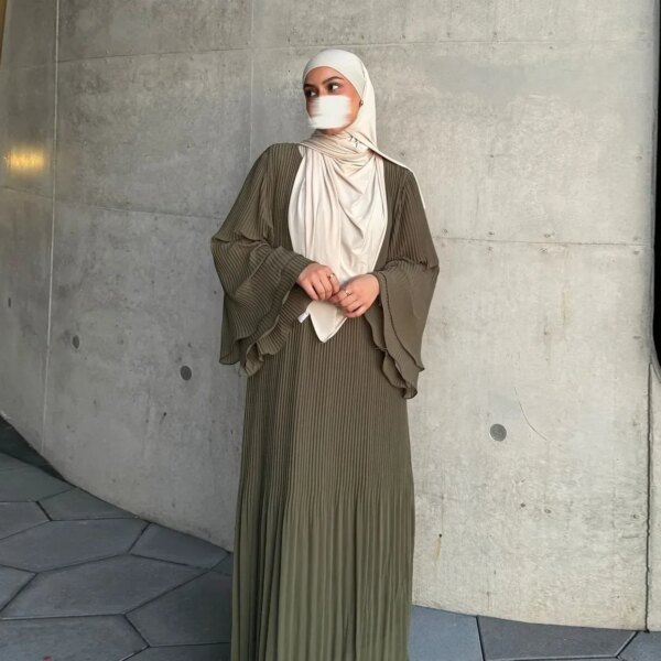 Robe Musulmane Eid à Manches Évasées – Élégance Orientale Moderne – Image 4
