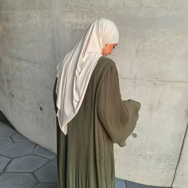 Robe Musulmane Eid à Manches Évasées – Élégance Orientale Moderne – Image 5
