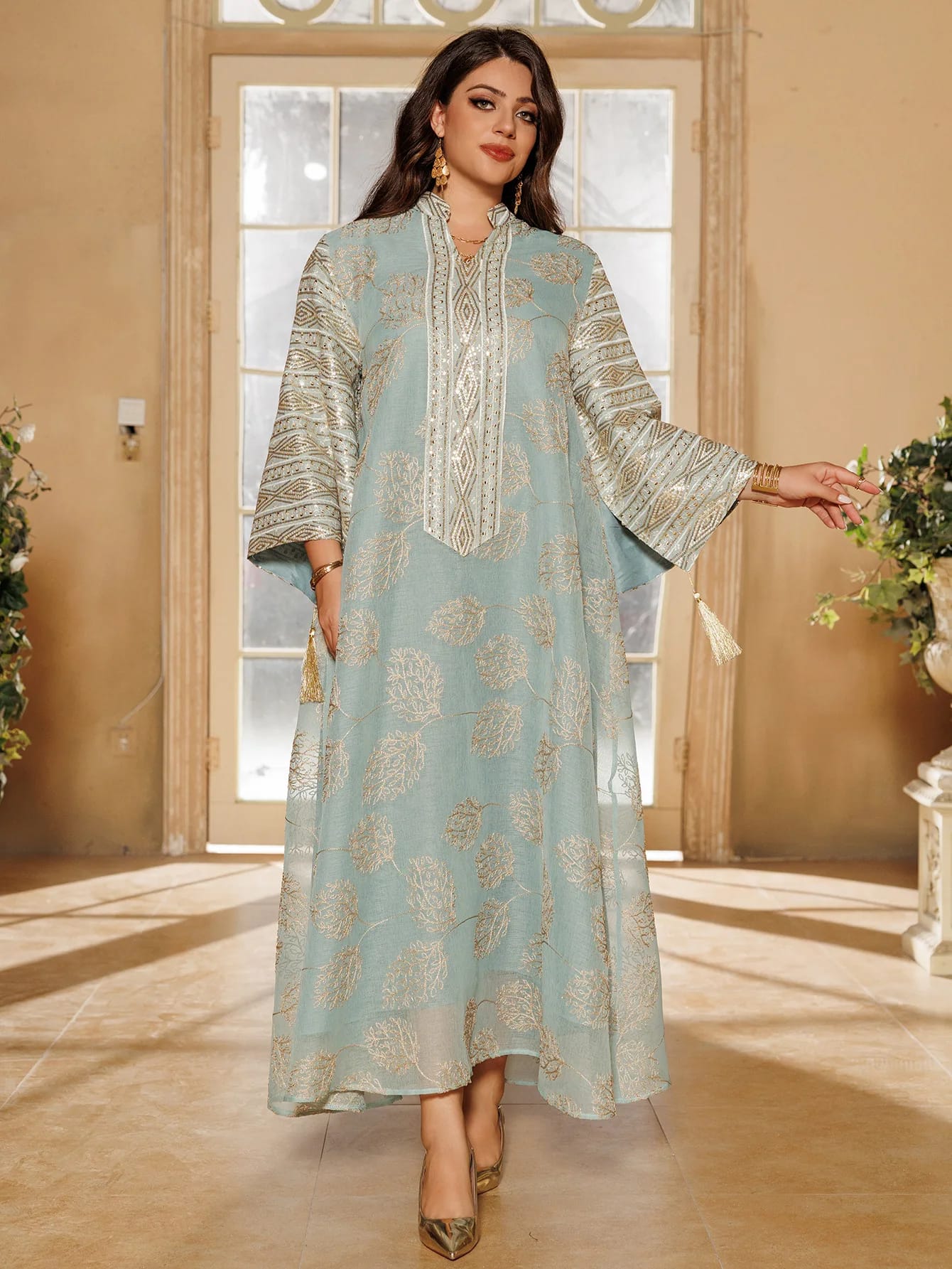 Abaya brodé avec détails dorés