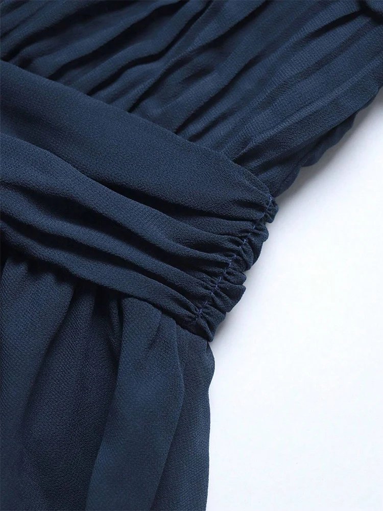 Robes monochromes à col en V,, ceinture ornée Robes monochromes à col en V,, ceinture ornée