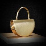 Sac demi-lune brillant – sac de soirée tendance à chaîne métal – Image 4