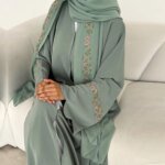 Abaya Hijab Luxueuse Brodée Fleurie – Style Dubaï Élégant