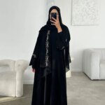 Abaya Hijab Luxueuse Brodée Fleurie – Style Dubaï Élégant – Image 2