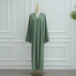Abaya Hijab Luxueuse Brodée Fleurie – Style Dubaï Élégant – Image 4