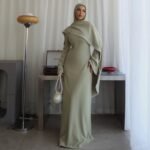 Abaya Modeste Élégante de Dubaï avec Hijab – Luxe Islamique Femme pour Ramadan & Eid – Image 9