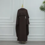 Abaya Modeste Élégante de Dubaï avec Hijab – Luxe Islamique Femme pour Ramadan & Eid – Image 4