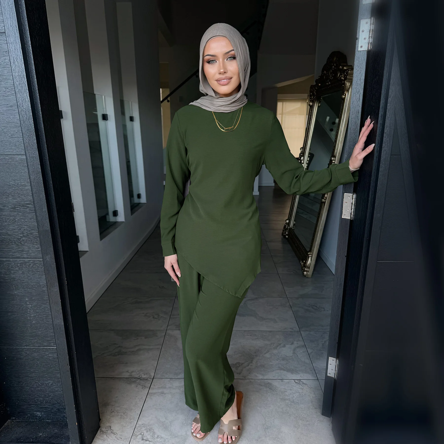Tenue verte uniquement
