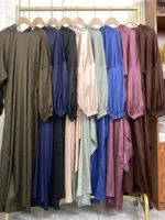 Abaya satin élégante avec hijab assorti pour femme musulmane – pudeur et luxe Aylinejab – Image 6