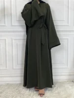 Abaya caftan légère et élégante pour femme musulmane. Tissu fluide, confort optimal et style raffiné pour un quotidien modeste et agréable en été. – Image 2