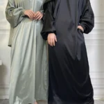 Abaya satin élégante avec hijab assorti pour femme musulmane – pudeur et luxe Aylinejab