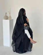 Abaya satin luxe avec hijab style jilbab femme musulmane élégance pudeur – Image 4