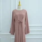 Abaya raffinée avec dentelle et ceinture élégante – Image 7