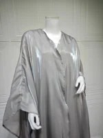 Abaya satin luxe avec hijab style jilbab femme musulmane élégance pudeur – Image 7
