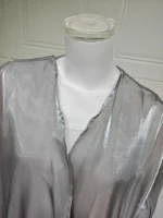Abaya satin luxe avec hijab style jilbab femme musulmane élégance pudeur – Image 8
