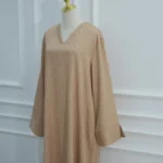 Abaya rayée col V fluide élégante pour femme pudique – Image 6