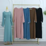 Abaya raffinée avec dentelle et ceinture élégante
