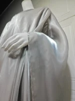 Abaya satin luxe avec hijab style jilbab femme musulmane élégance pudeur – Image 9